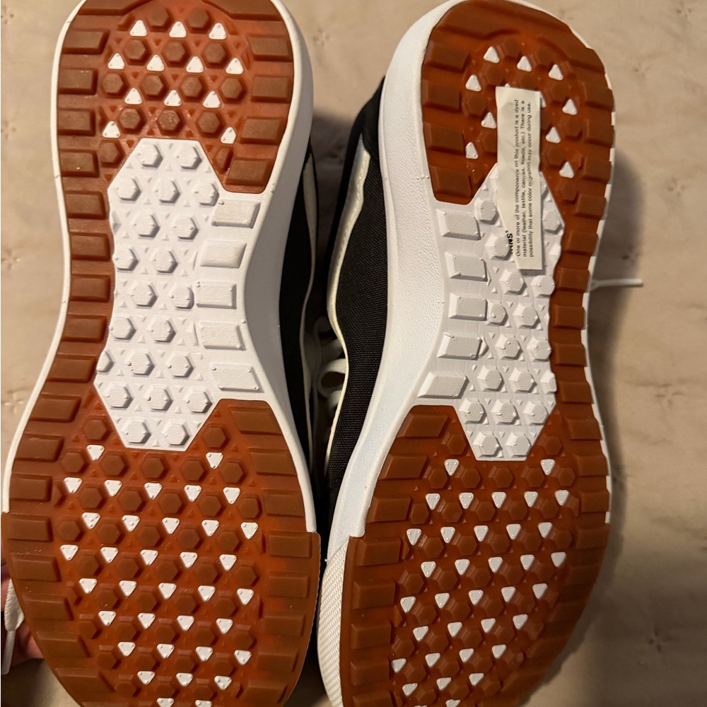 Vans Black and White Women's Shoes - Picture 3 of 3